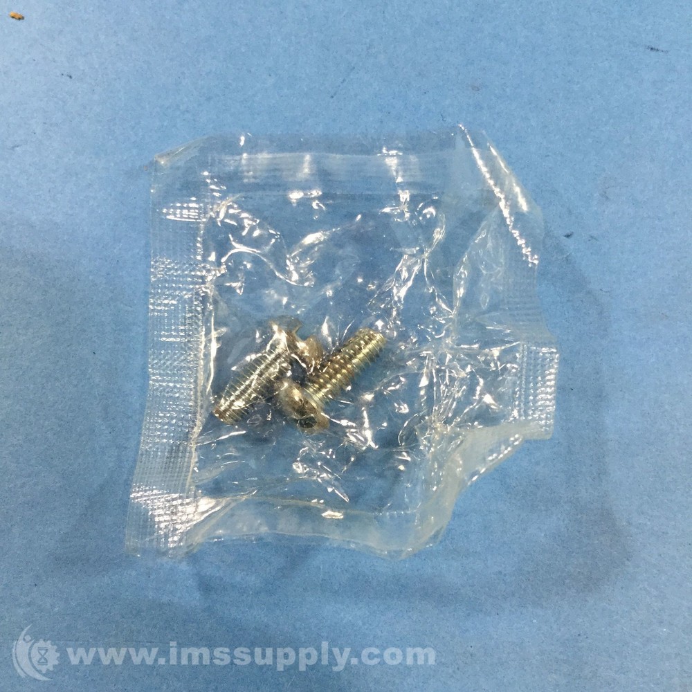 Hubbell HBL4763 Locking Receptacle FNIP