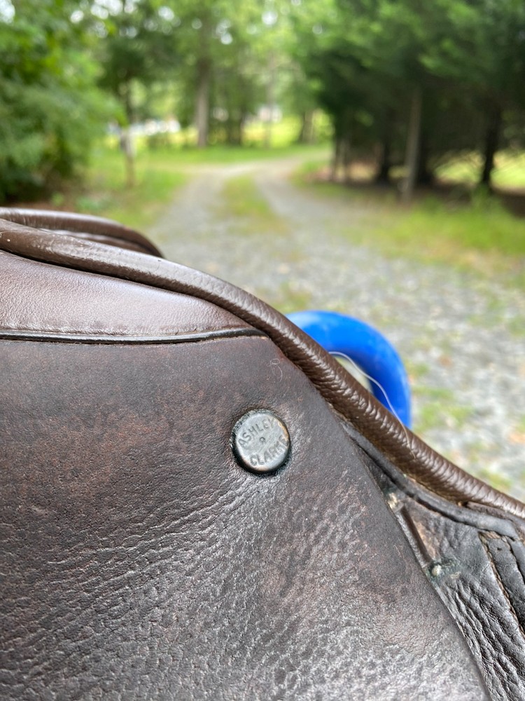 Close Contact / Jump Saddle, 17"