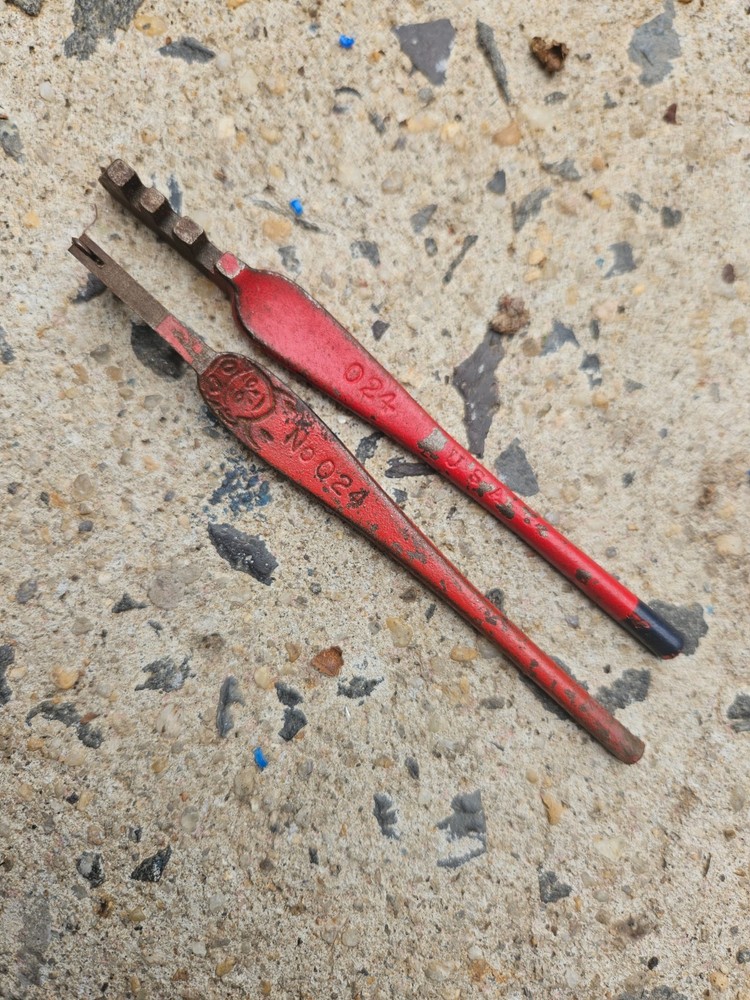 2 Vintage Glass Cutter Cutting Tools -One Red Devil 024
