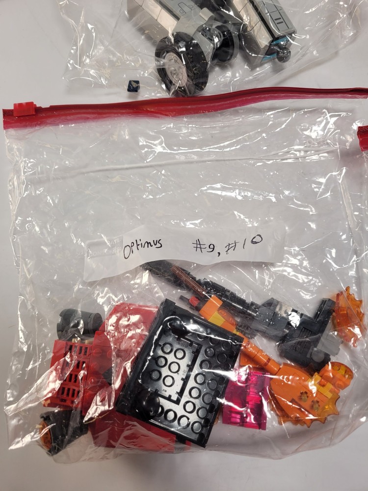LEGO Transformers Optimus Prime Building Set #10302 (Unknown %)