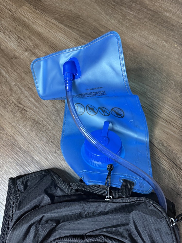 Everfun Hydration Backpack 18L with Water Bladder 2L/3L Hiking Water Backpack