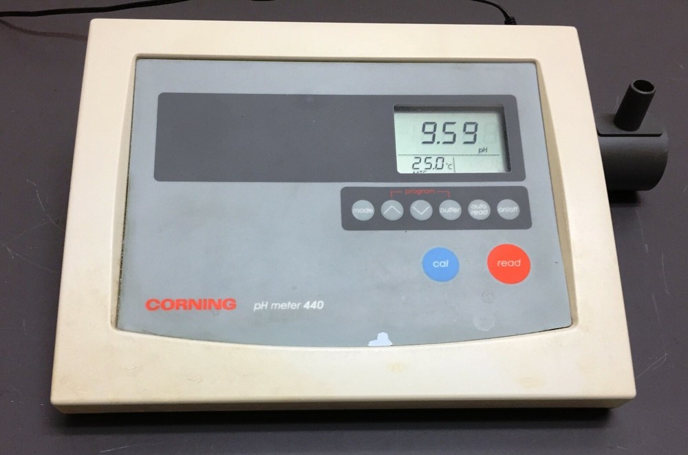 Corning Model 440 pH Meter