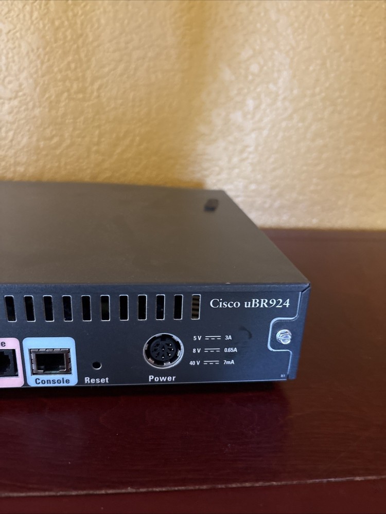 Cisco uBR924 Cable Modem Router – No Cables – Untested