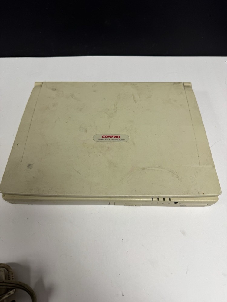 VINTAGE COMPAQ ARMADA 7370DMT LAPTOP COMPUTER - AS/IS