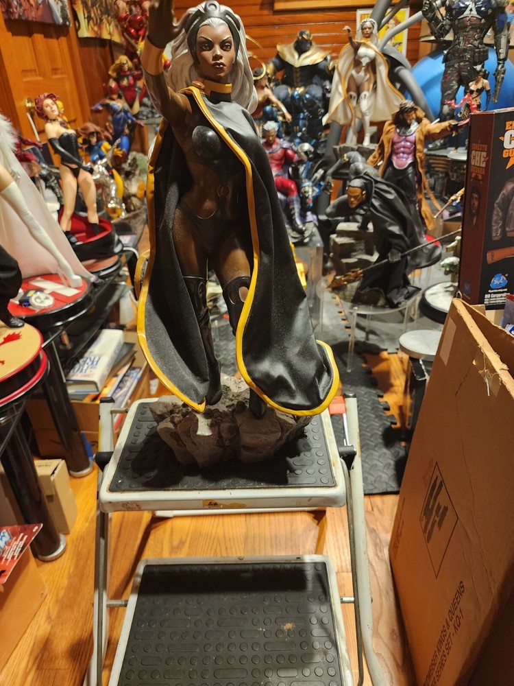 X-MEN SIDESHOW STORM PREMIUM FORMAT STATUE A