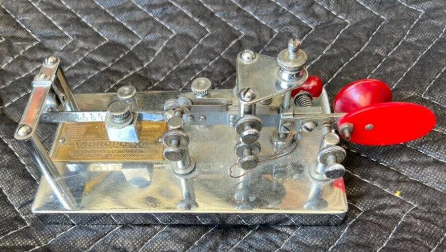 Vibroplex Telegraph Key Bug in Chrome s/Red knobs