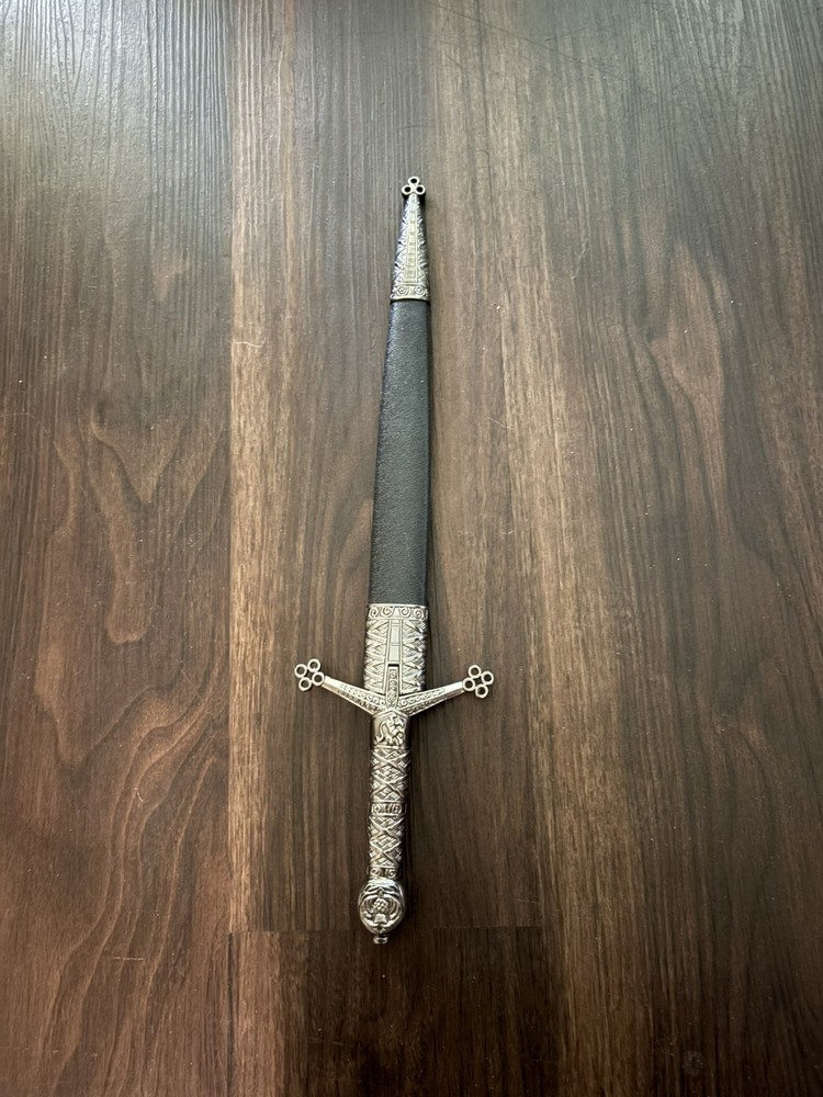 Vintage throwing knife dagger