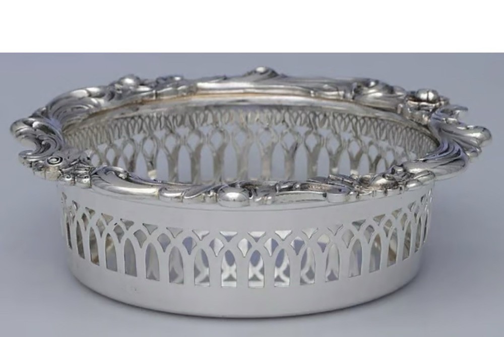 Lunt “Eloquence” Silver Plate Reticulated Wine Coaster