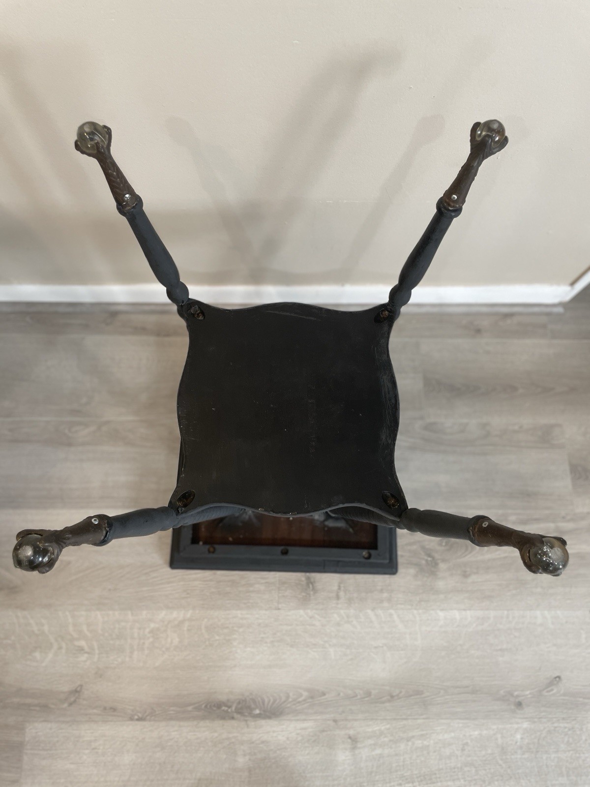 Antique Vintage Victorian Parlor Wooden Glass Ball And Claw Feet Side End Table