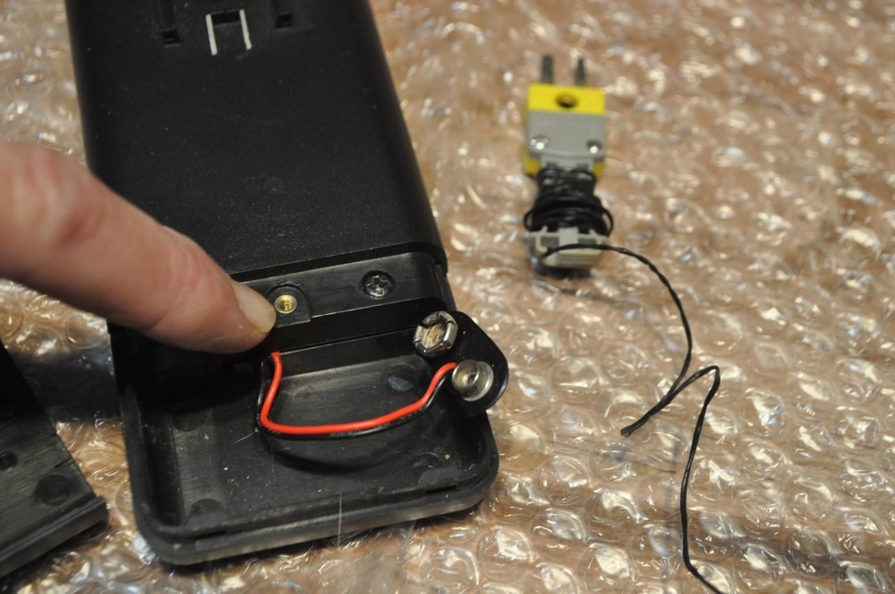 TEKTRONIX DTM520 Dual Channel Digital Testing Thermometer ONE SCREW MISSING