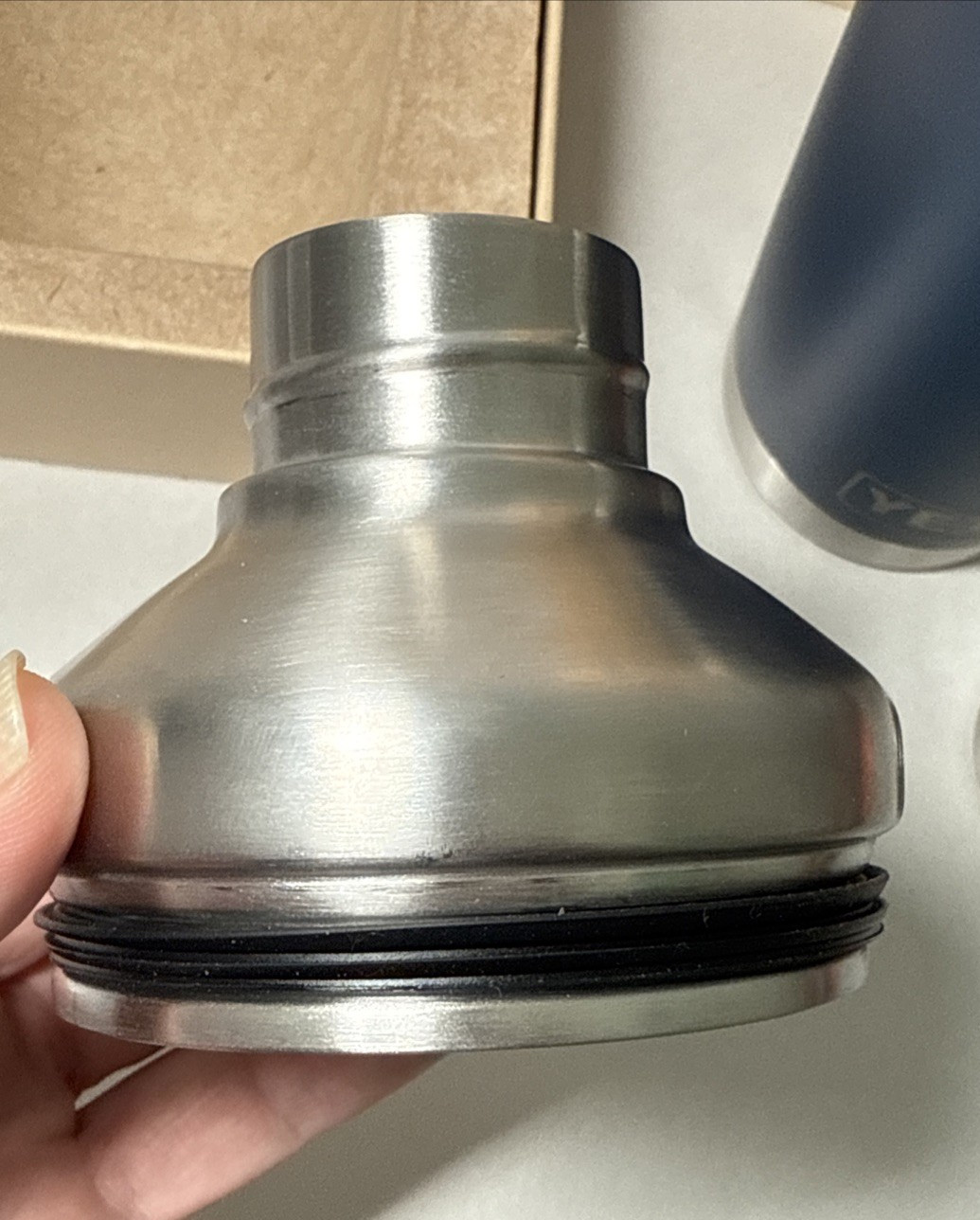 Yeti Rambler 20 oz Cocktail Shaker - Navy - NEW in Box w/ Paperwork