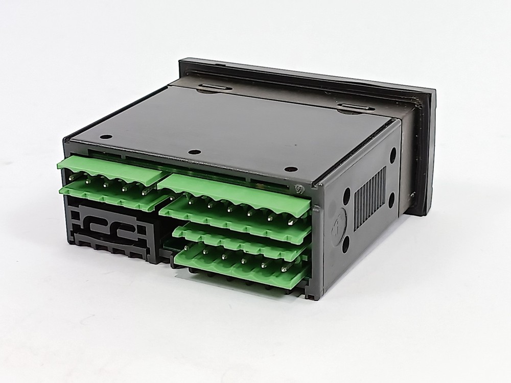 Carel IRELC0HH225 Temperature Controller