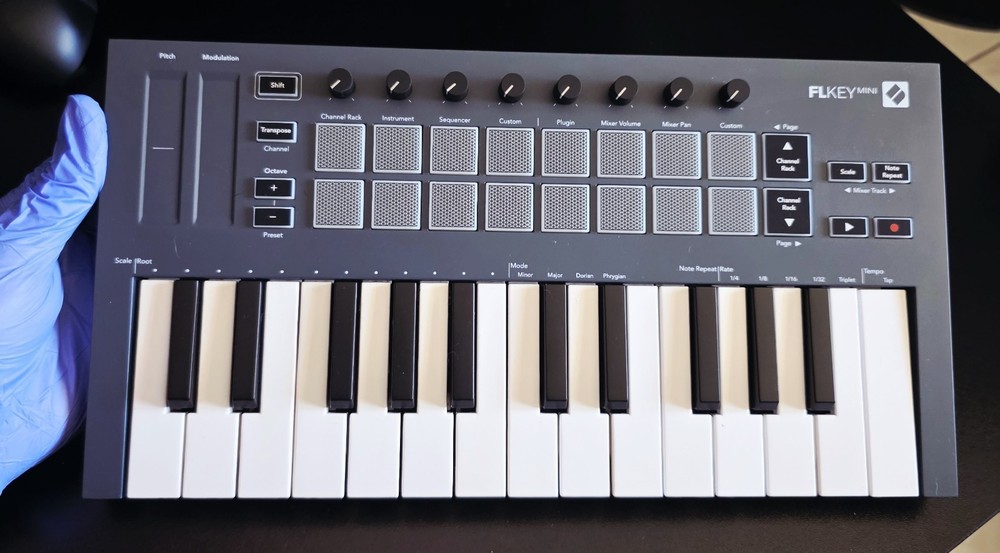 Novation FLkey Mini for FL Studio All Versions.