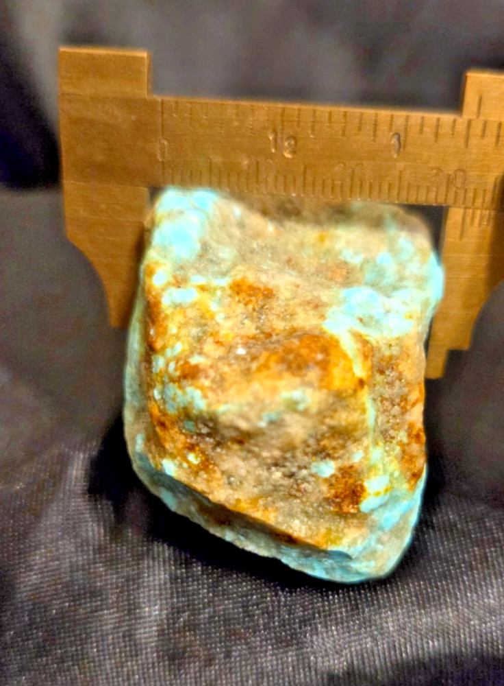 HIGH QUALITY TURQUOISE KINGMAN ROUGH 72 GMS