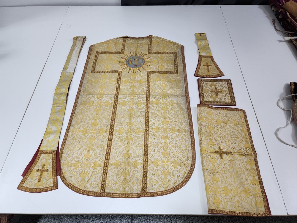 Antique Fiddleback Chasuble
