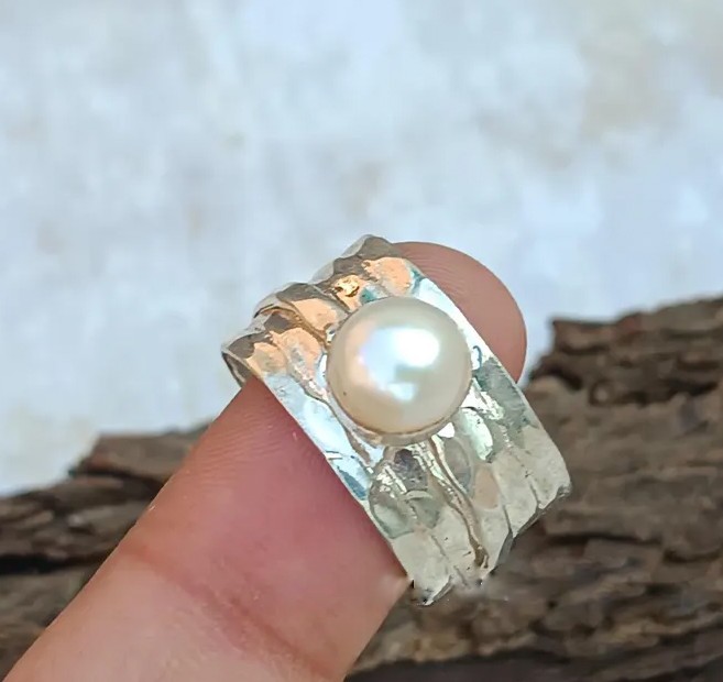 Solid 925Sterling Silver Natural White Pearl Hammered Spinner Band Handmade Ring