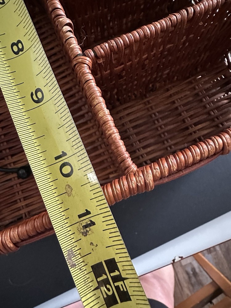 Wicker Basket Caddy / Organizer For Picnic Or Tabletop. READ DESCRIPTION ⬇️