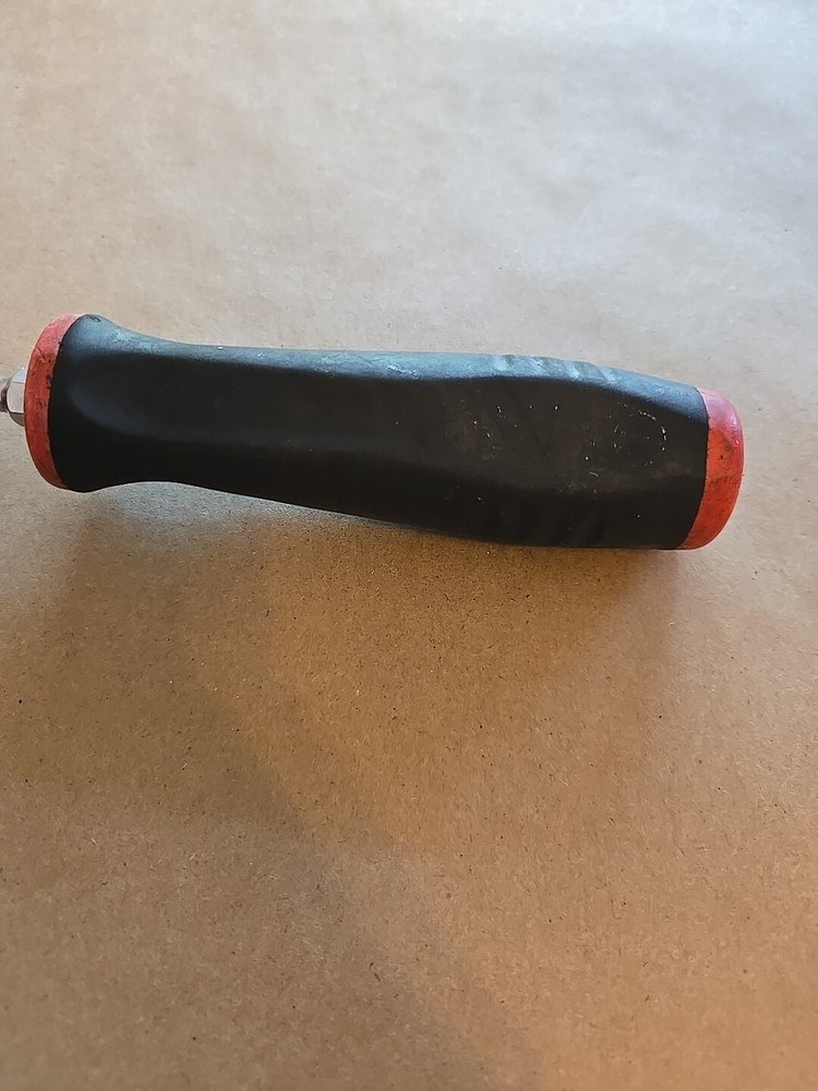Snap On T30 Tamper Resistant Torx Screwdriver Red/Black Handle