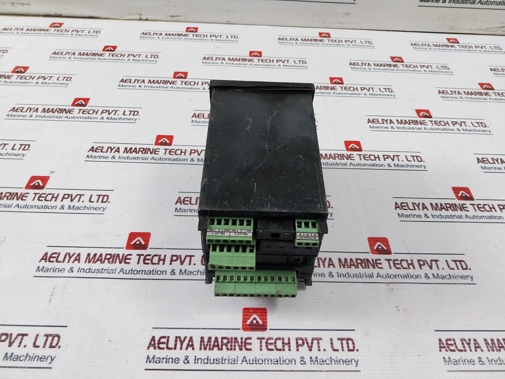 Ambetronics Tc-800 Temperature and Humidity Data Scanner/Logger 230vac