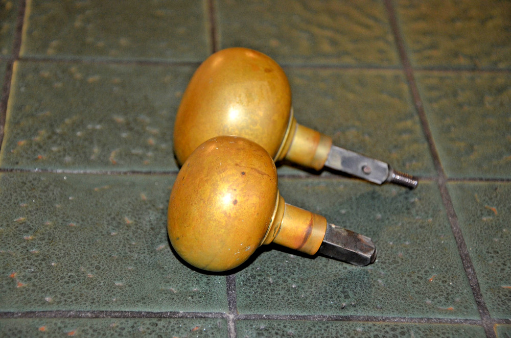 Door Knobs 2 1/4" Vintage Pr Antique BRASS