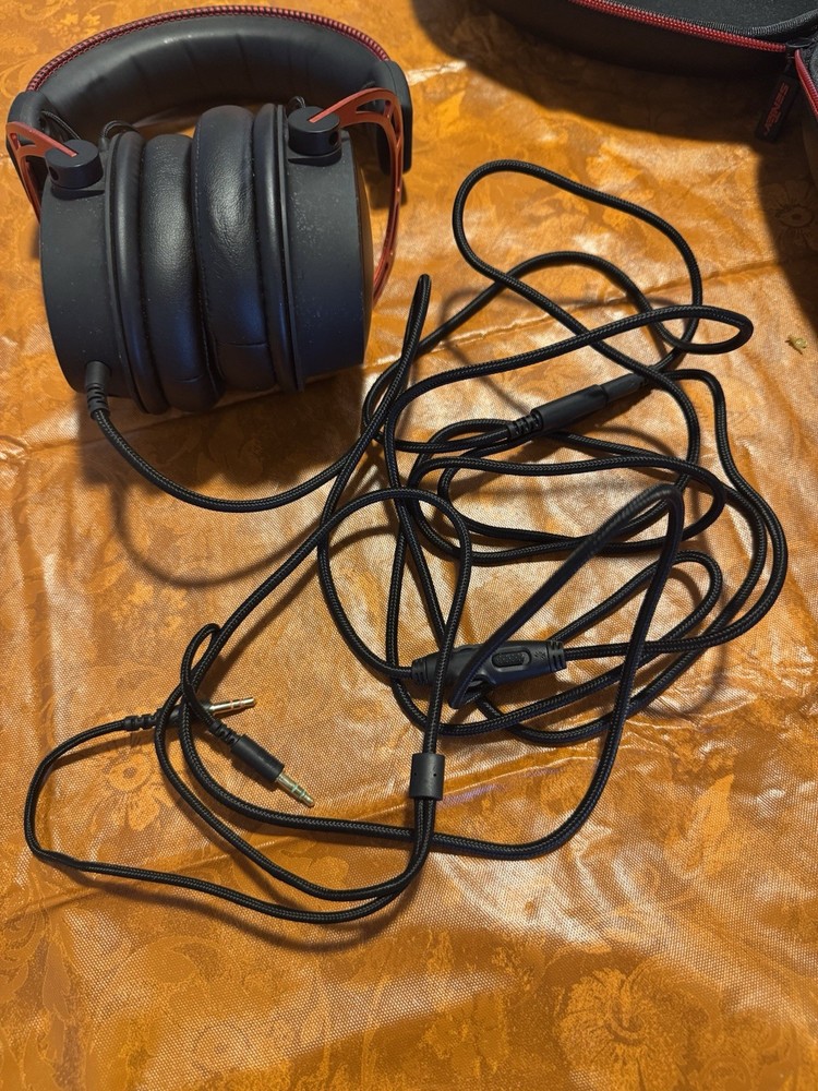 HyperX Cloud Alpha Gaming Headset Black/Red 3.5mm Jack Detachable Mic Case