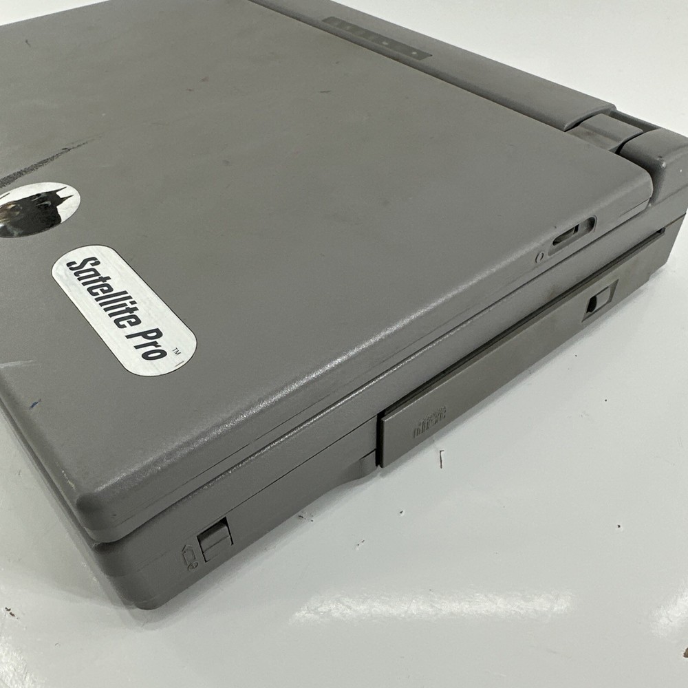 Toshiba Satellite Pro Model# 460CS Laptop Untested