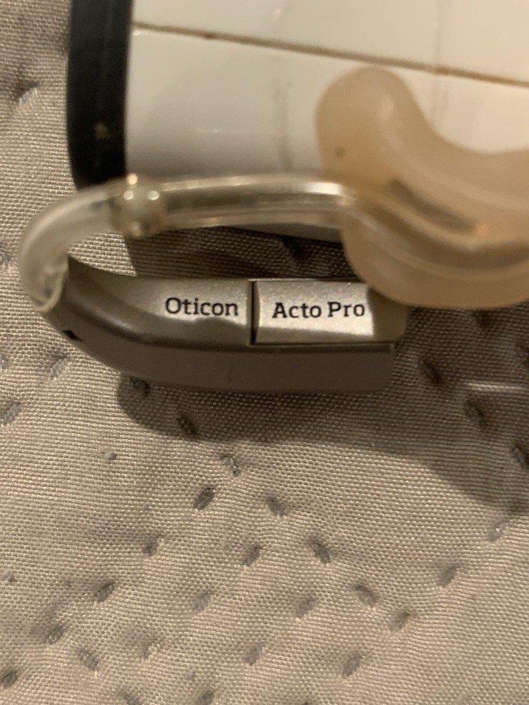 OTICON Acto Pro HEARING AIDS RIGHT/LEFT SET. W/CASE