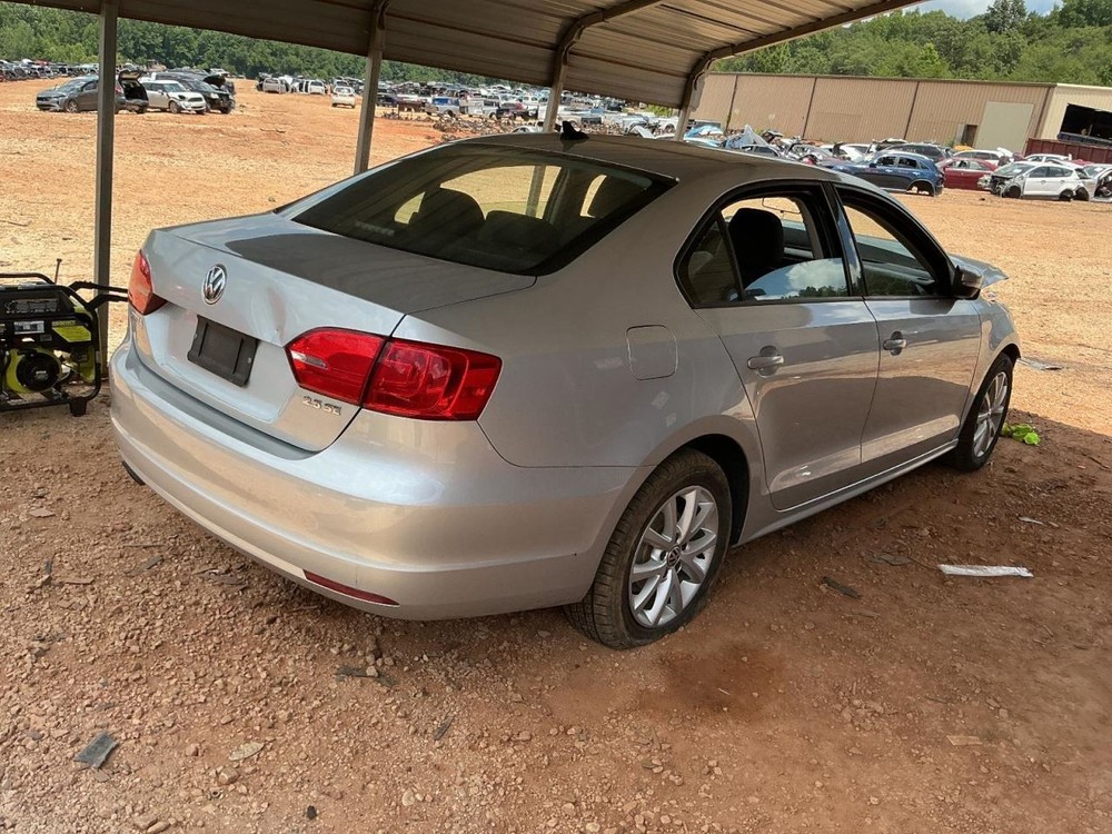 Fuse Box Engine Compartment Fits 12-22 PASSAT 4714784