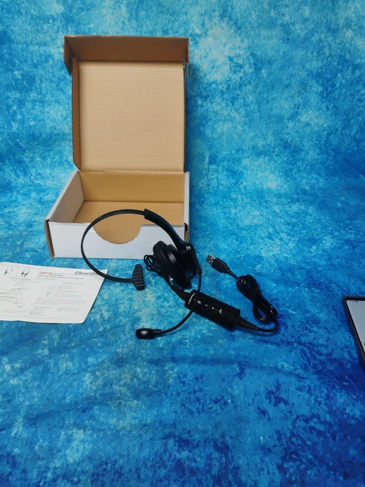 ClearOne Chat 20M USB Headset, 910-000-20M
