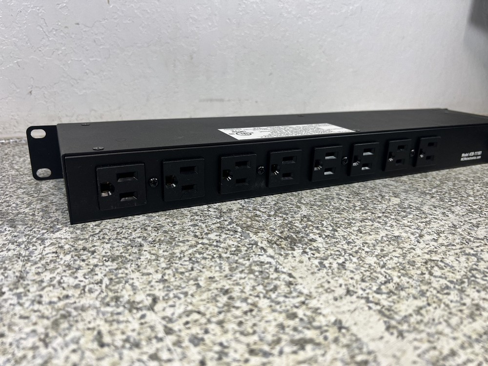Stellar Labs - Power Distribution, Rack U Height, 8 Outlets, 15amp (WORKING)