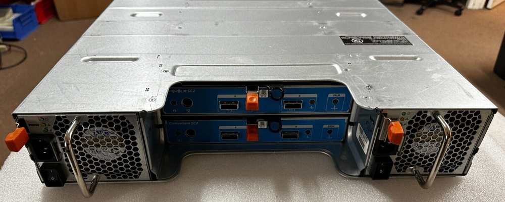 Dell Compellent SC200 w/ 2x Dell Compellent E01M Dual Controllers, 2x 700W PSU
