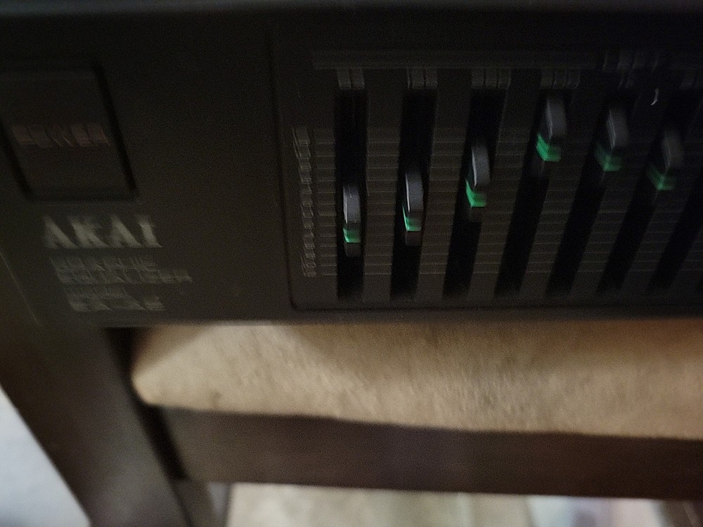 AKAI EA-A2 GRAPHIC EQUALIZER