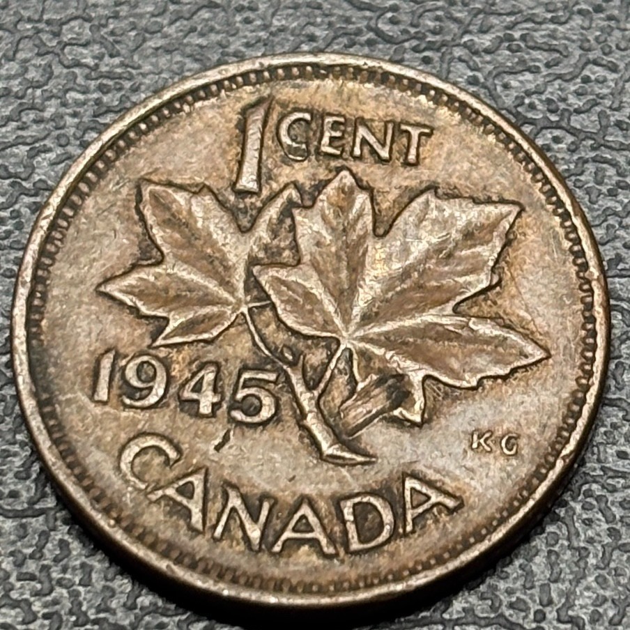 1945 Canadian Cent • Fine - XF Extra Fine • Small Cent • Canada World Coin