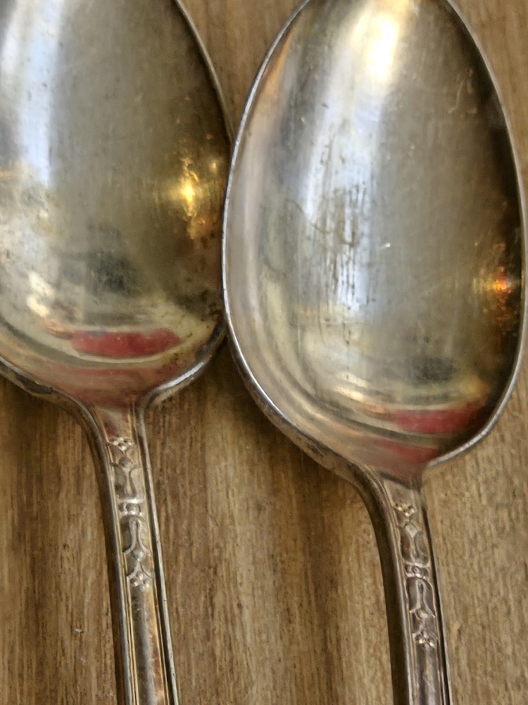 2 Wm Rogers Silverplate Teaspoons