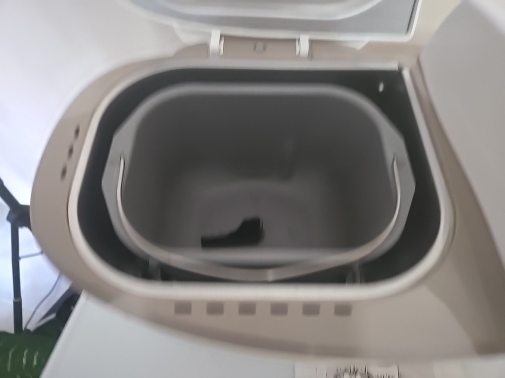 West Bend Automatic Bread & Dough Maker Model 41052 American Made 1999