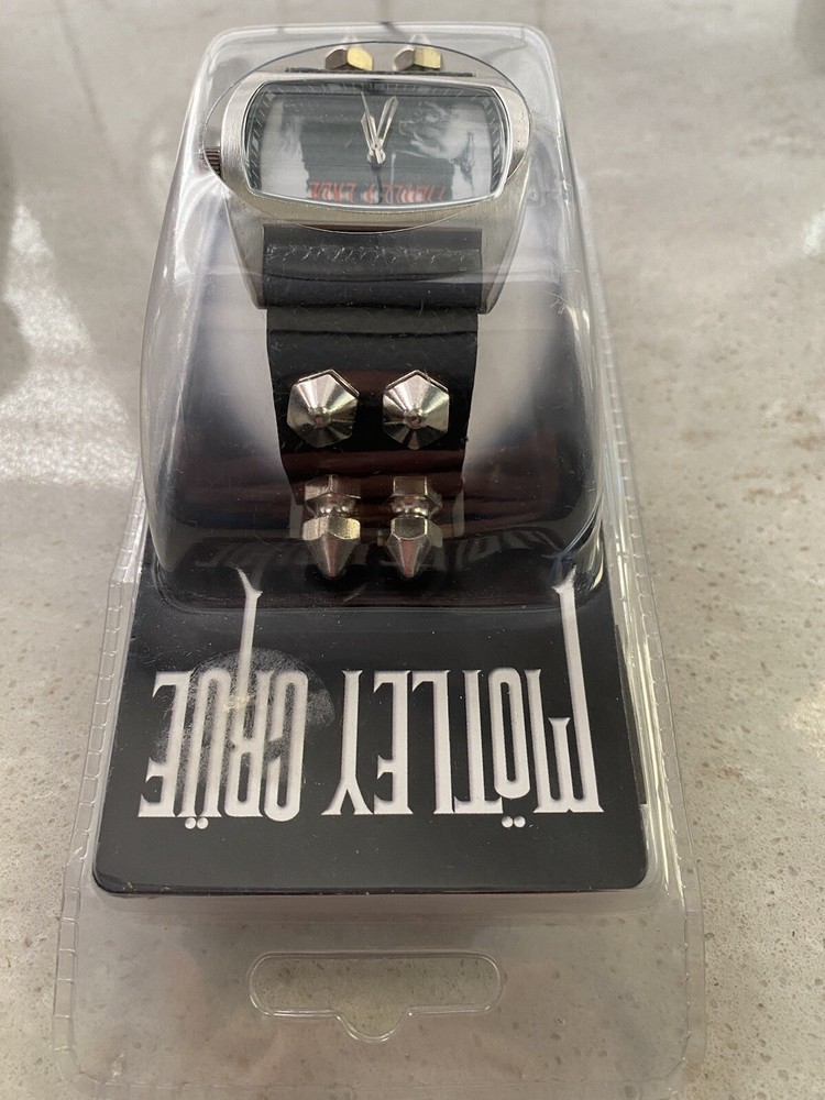 BRAND NEW SEALED MOTLEY CRUE SPIKED WATCH 2002 MOTLEY CRUE TOURING, INC