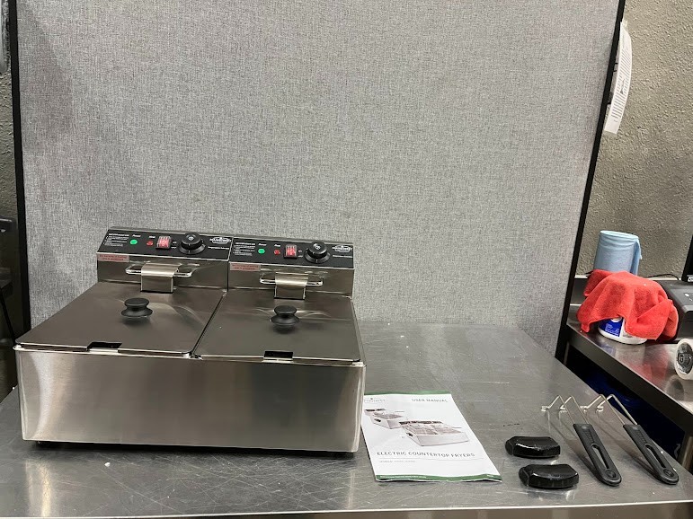 MainStreet Equipment 20 lb. Dual Tank Electric Countertop Fryer - 110V, 3,300W