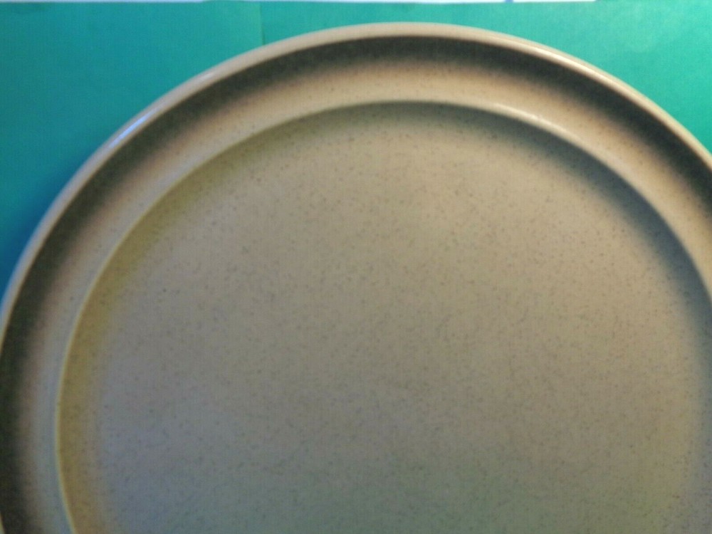 Pecan Pattern 10 1/2" Dinner Plate, Anchor Hocking (Used/EUC)