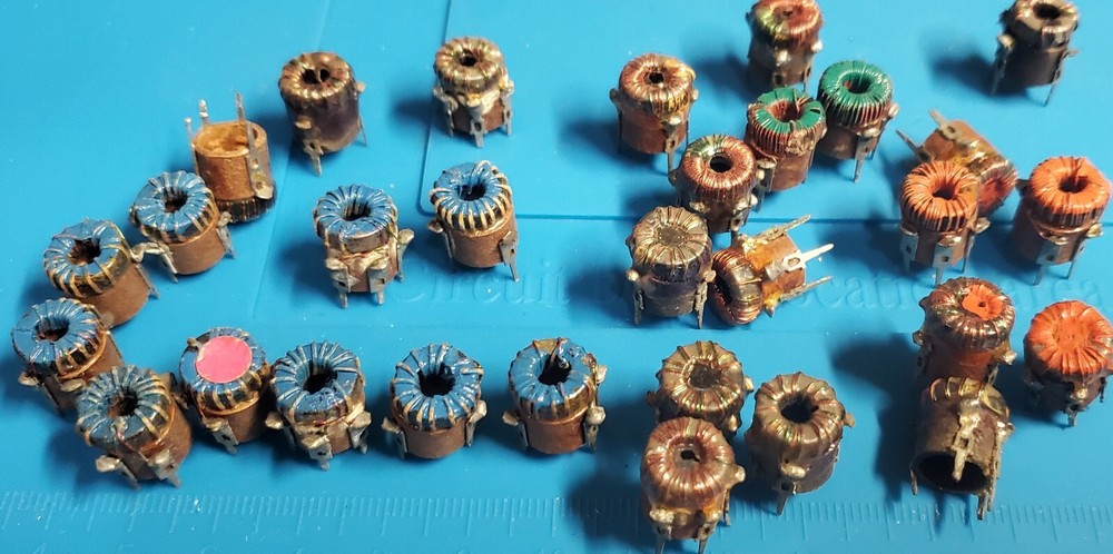 (30 Pcs) Vintage Toroidal Rf Pcb Mount Transformers Blue Green Orange Misc Lot