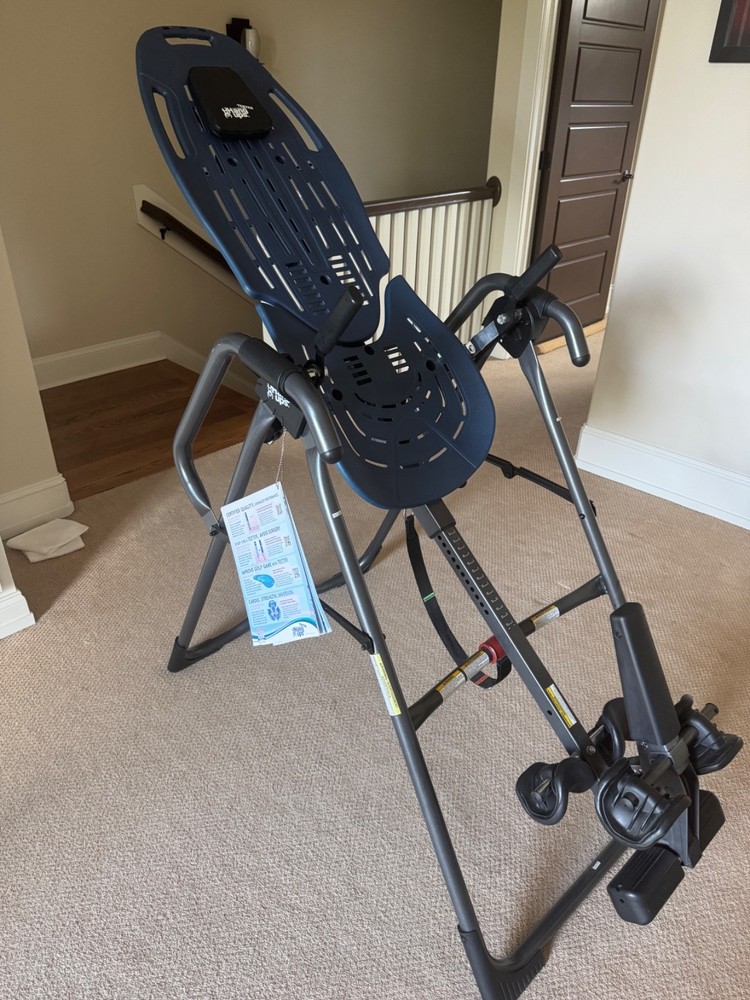 Teeter Hang Ups EP-960 Inversion Table with Back Pain Relief