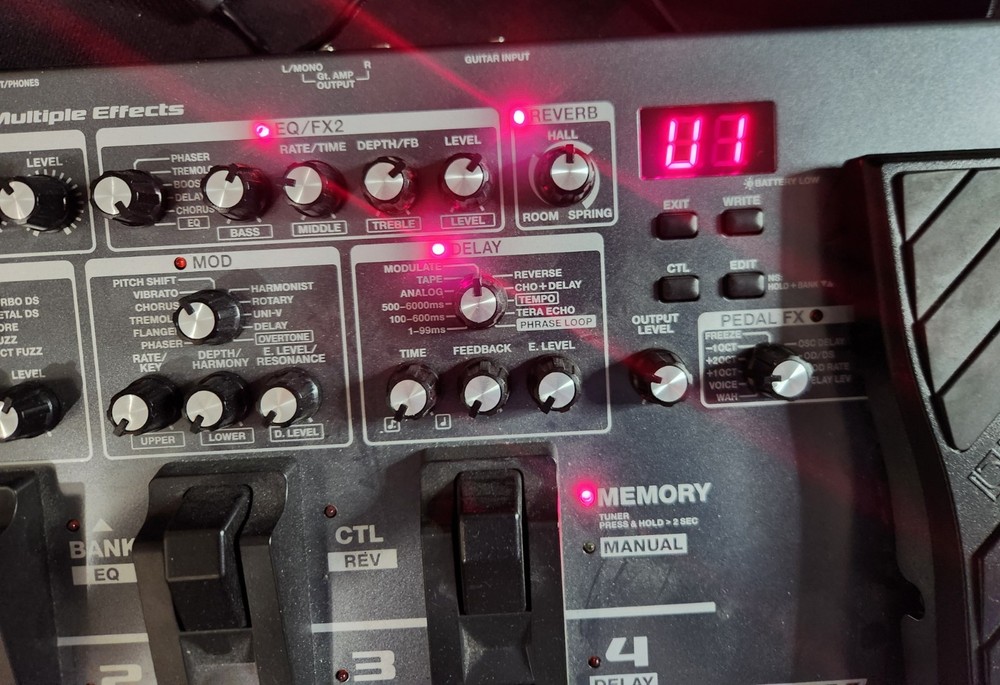 Boss ME-80 Digital Multi-Effects Processor for Electric Guitar