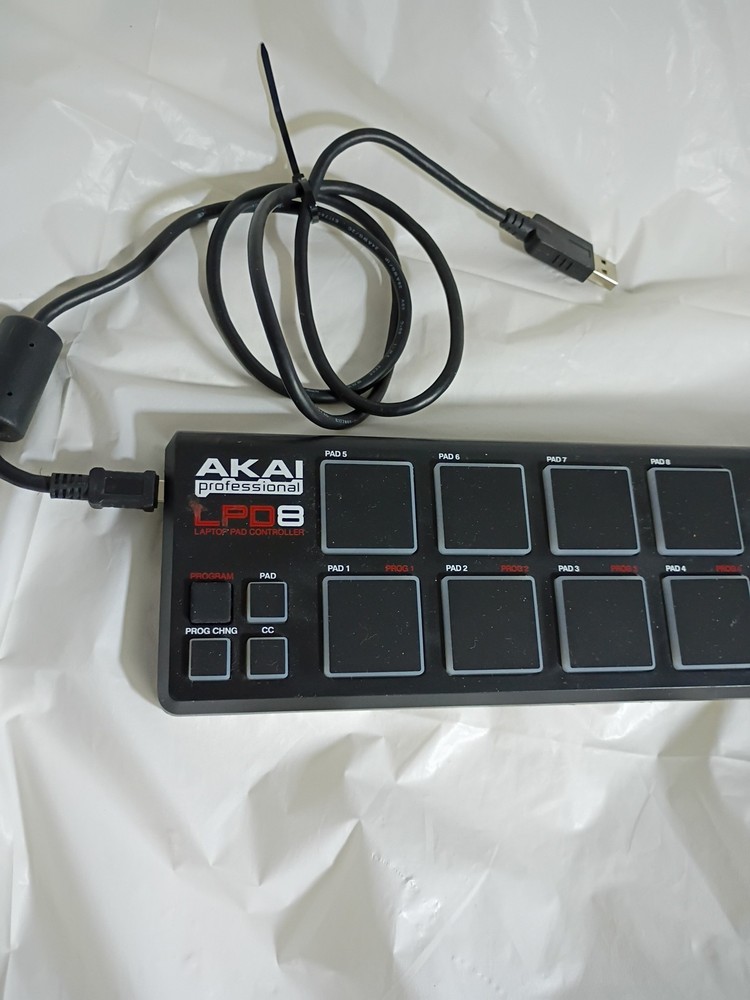 Akai Professional LPD8 USB MIDI Pad Controller w/ Cable Portable Beat Maker