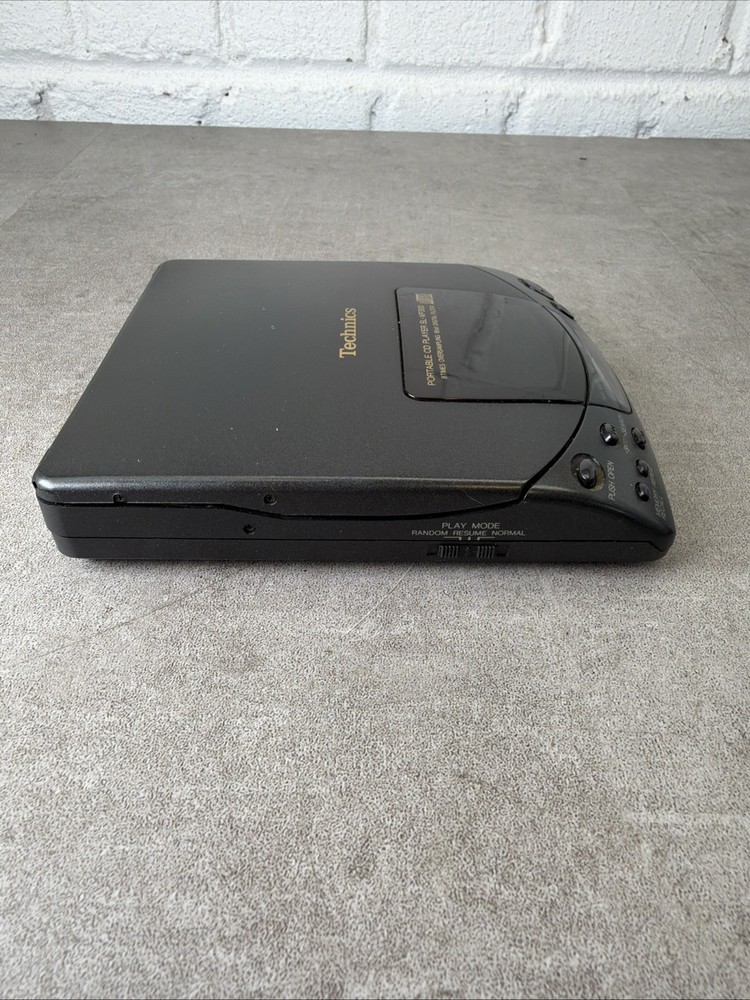 Technics SL-XP300 Portable CD Player - Working
