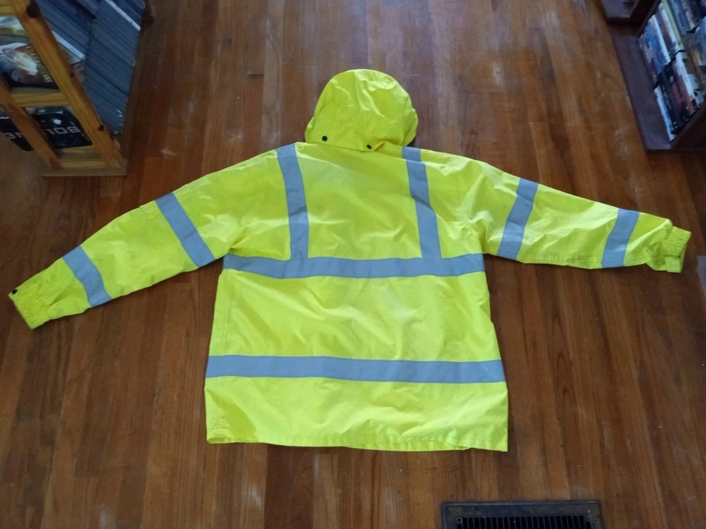 Premium High Visibility Reflective Waterproof Safety Jacket, size large.