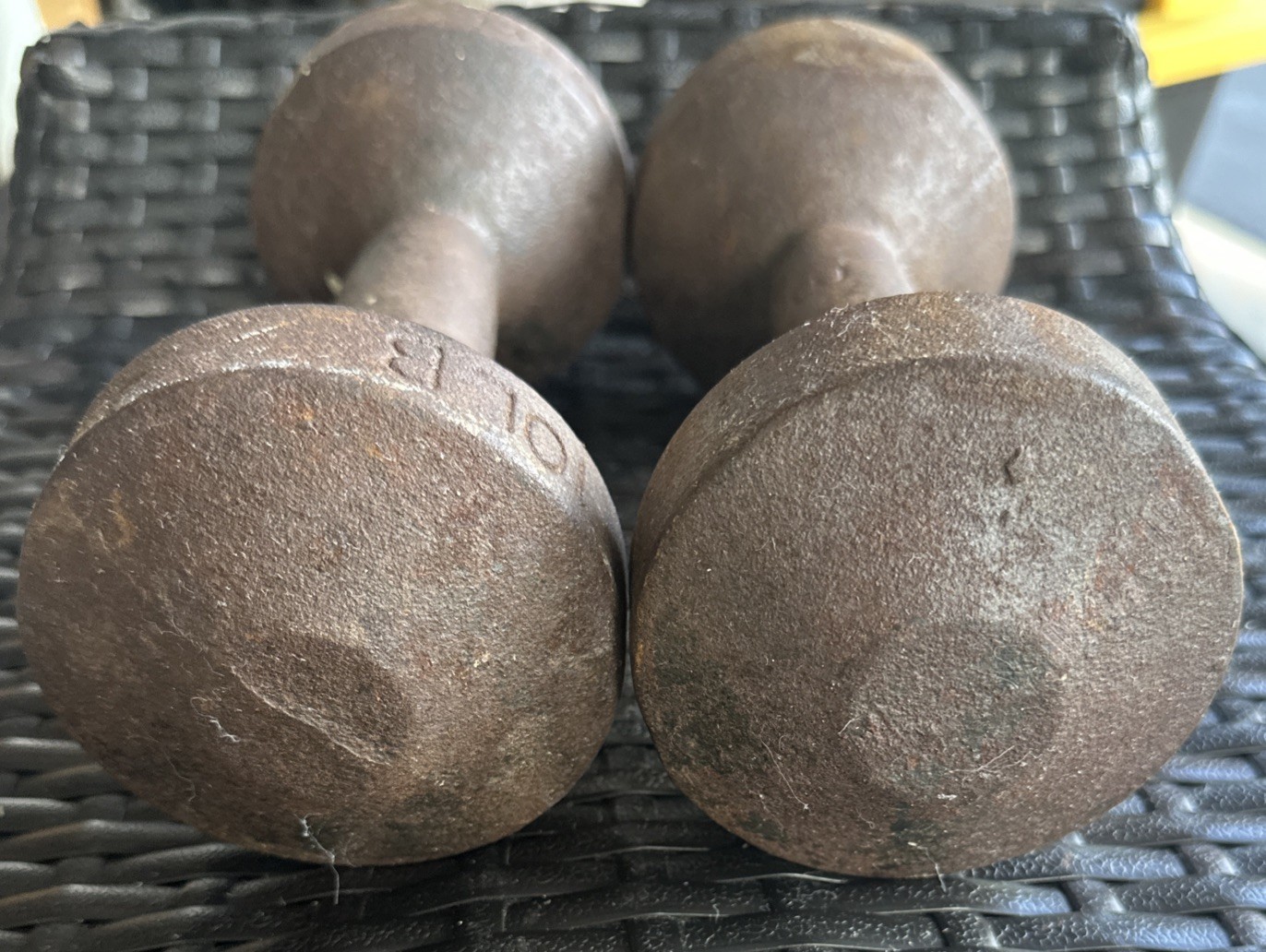 Vintage Pair of 10lb Dumbbells Rare Globe Bun 20lb Total Made In Taiwan
