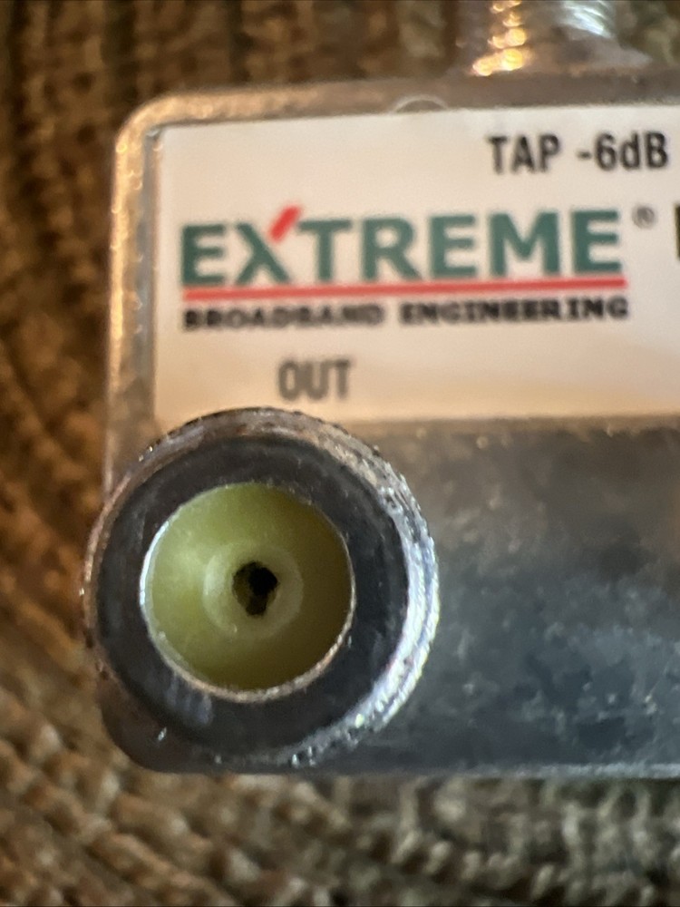 One (1) Coaxial Splitter BDC1106V