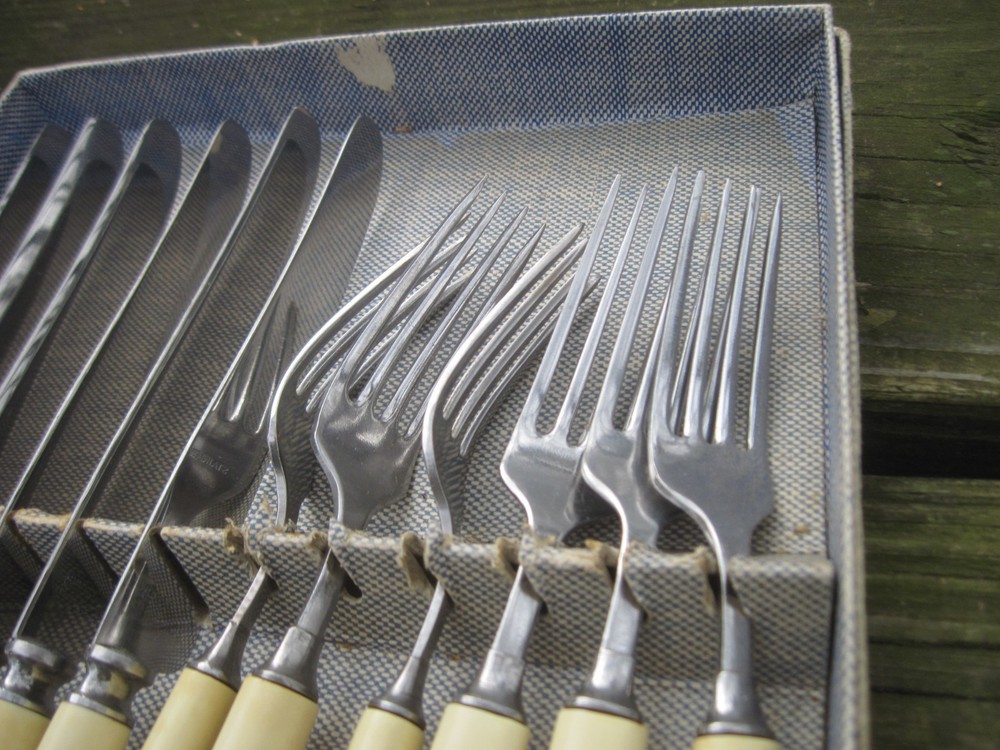 Bakelite or Plastic Flatware: 6 knives and 6 forks