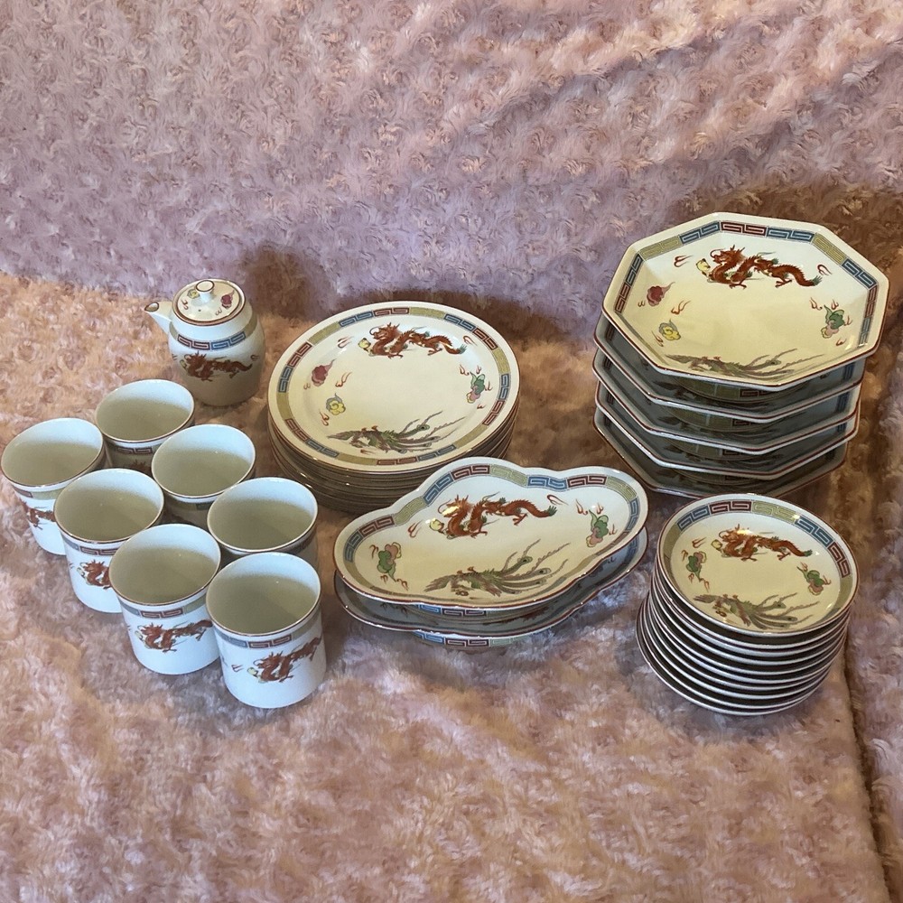 RC Vintage 31 Piece Red Dragon & Rooster/Bird Dinnerware Set
