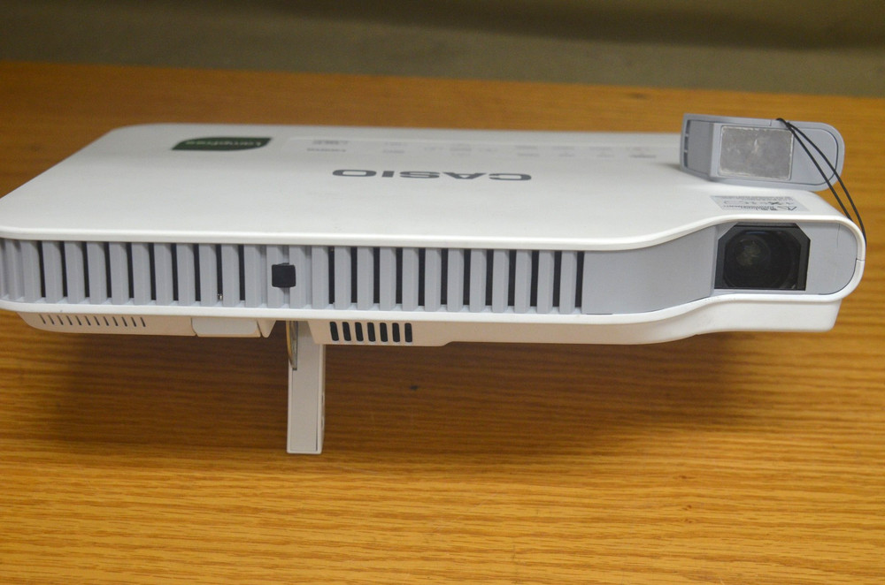 Casio Data Projector XJ-A252 (4-A)