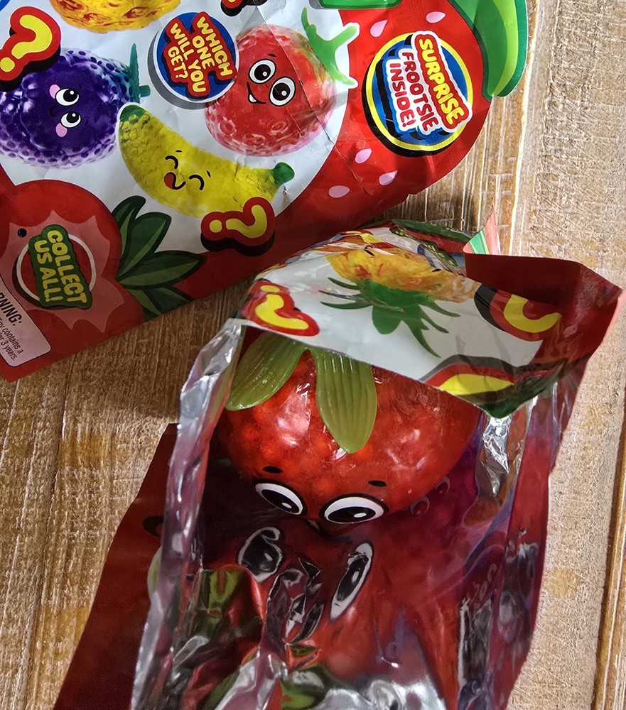 Funsie Globbie Frooties Squeezy STRAWBERRY🍓